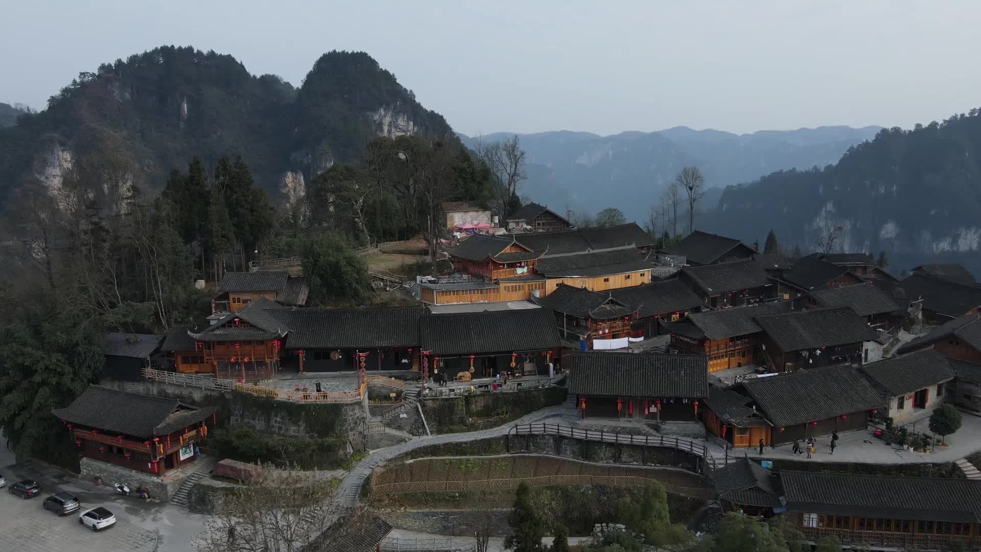 2013年11月3日,正在湖南考察的习近平总书记来到十八洞村.