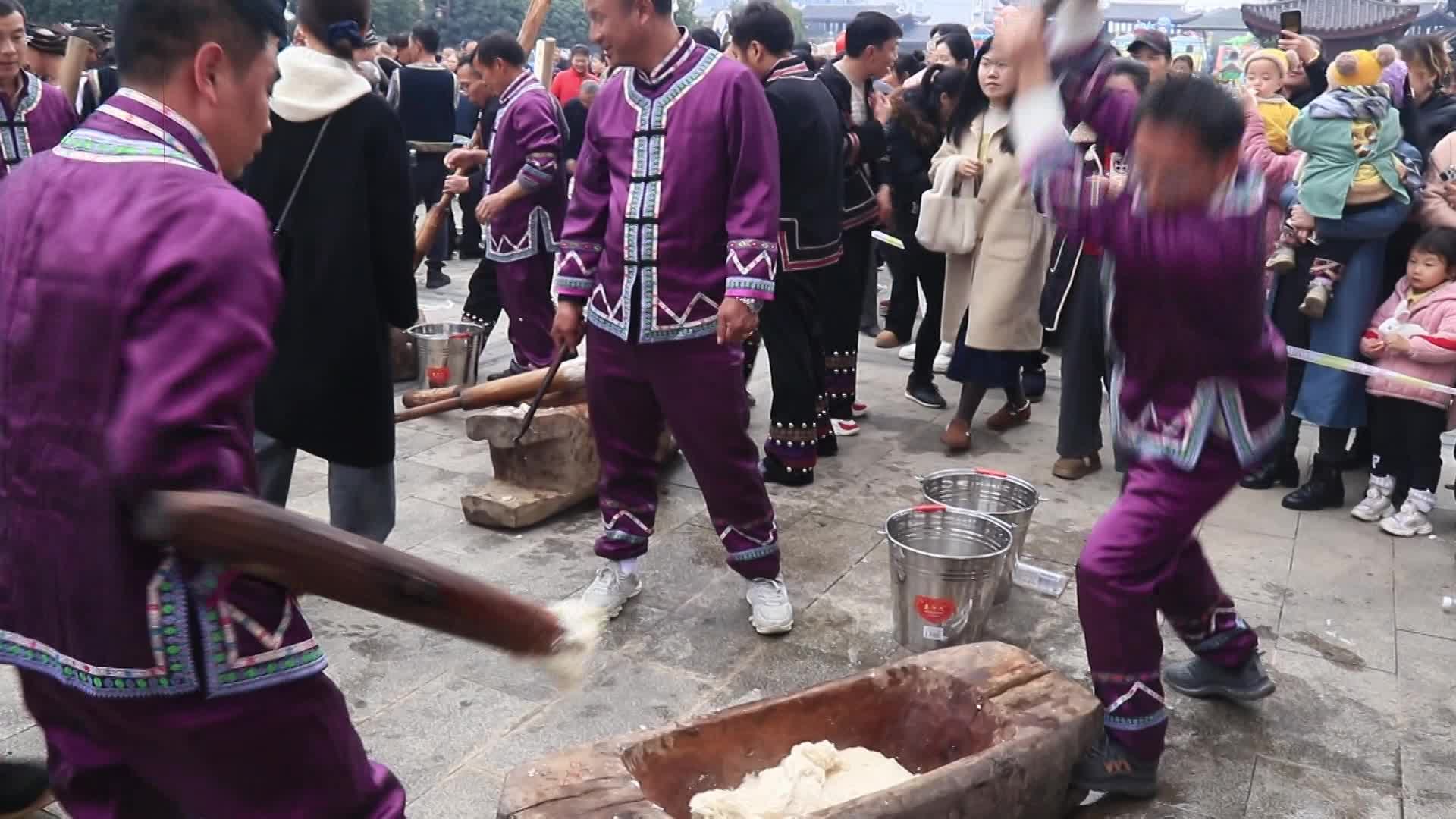 直径4.53米——城步“巨无霸”糍粑迎新春