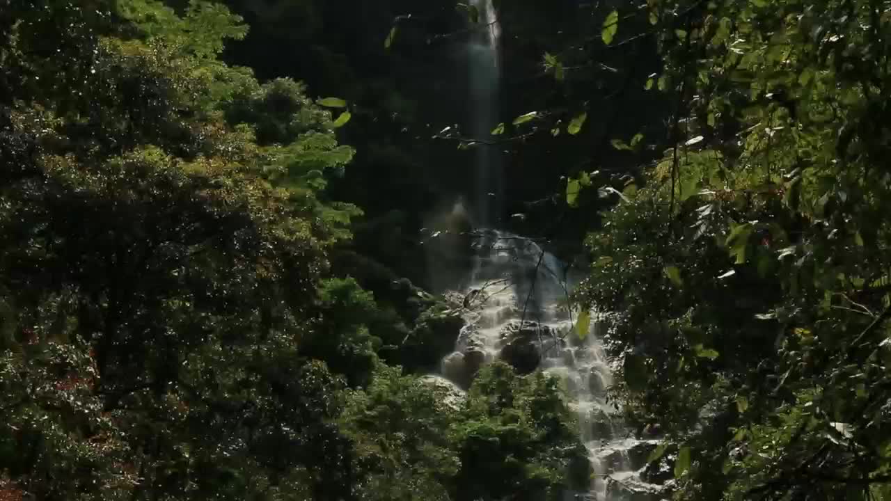 “五一趣游邵阳” | 城步：春水涌动 洞头山瀑布观景正当时