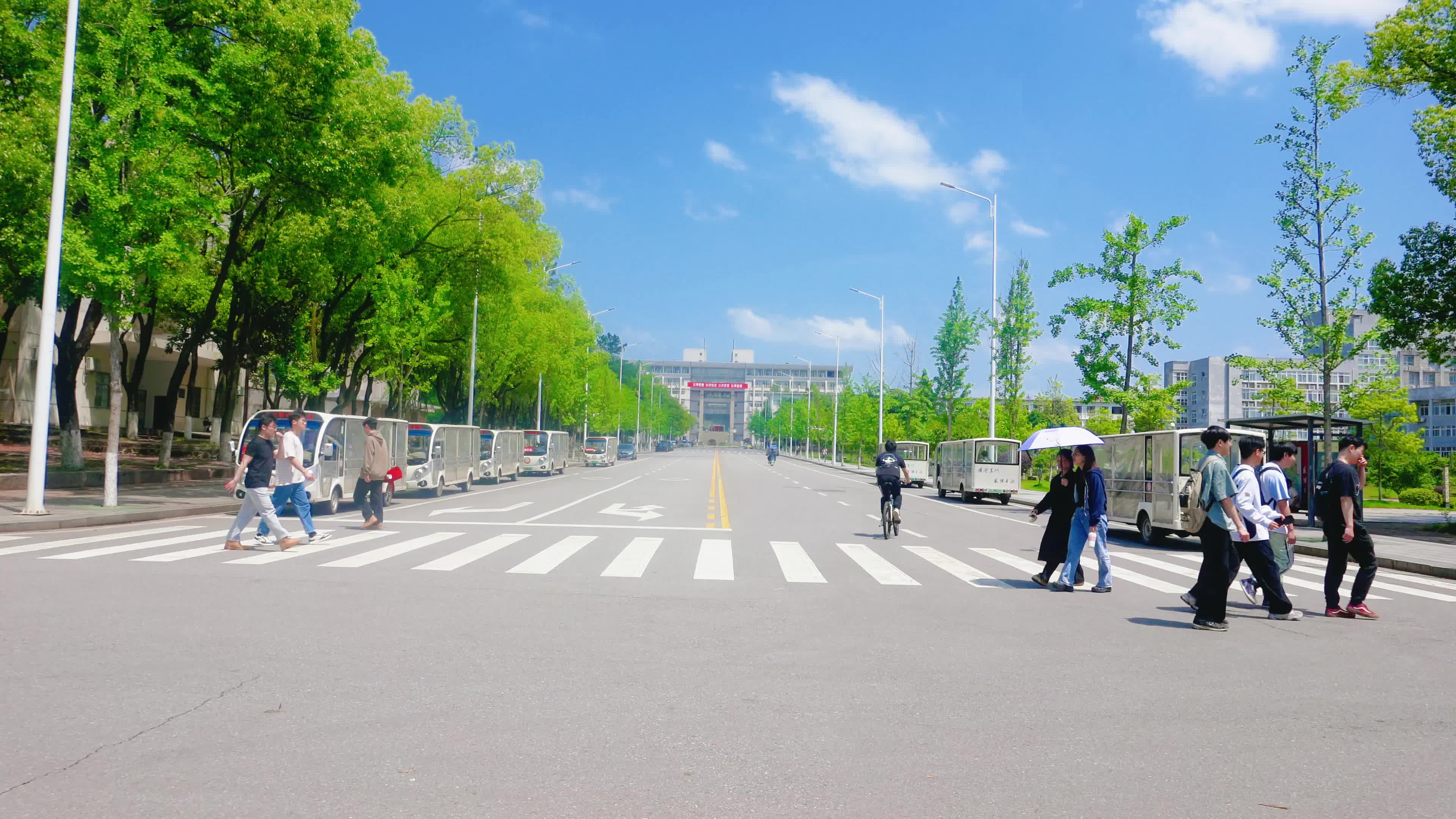 视频丨这里是湘大——无限穿梭，让我们一起畅玩吧！