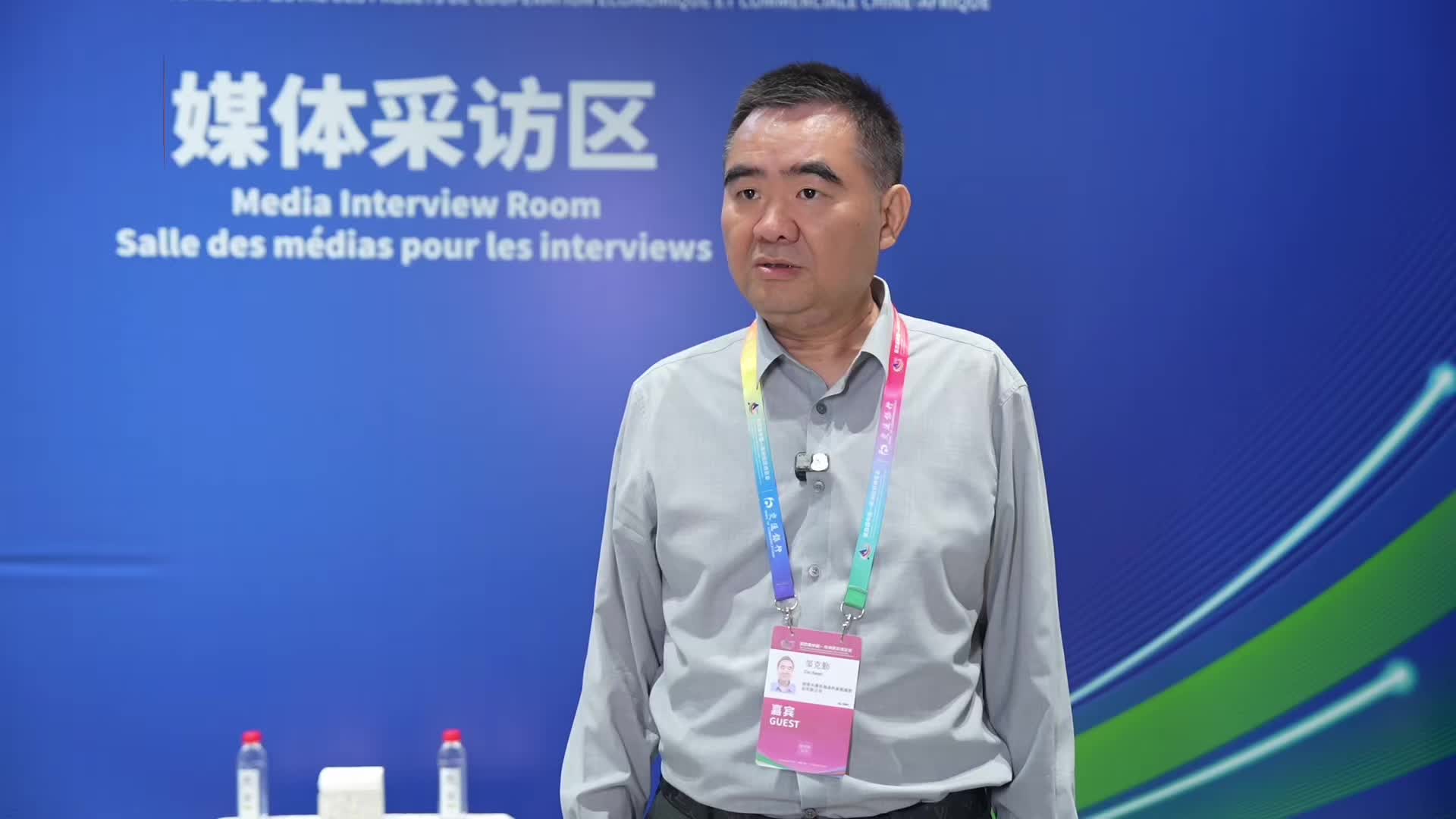 出行难、充电难？光伏风能驱动电动摩托