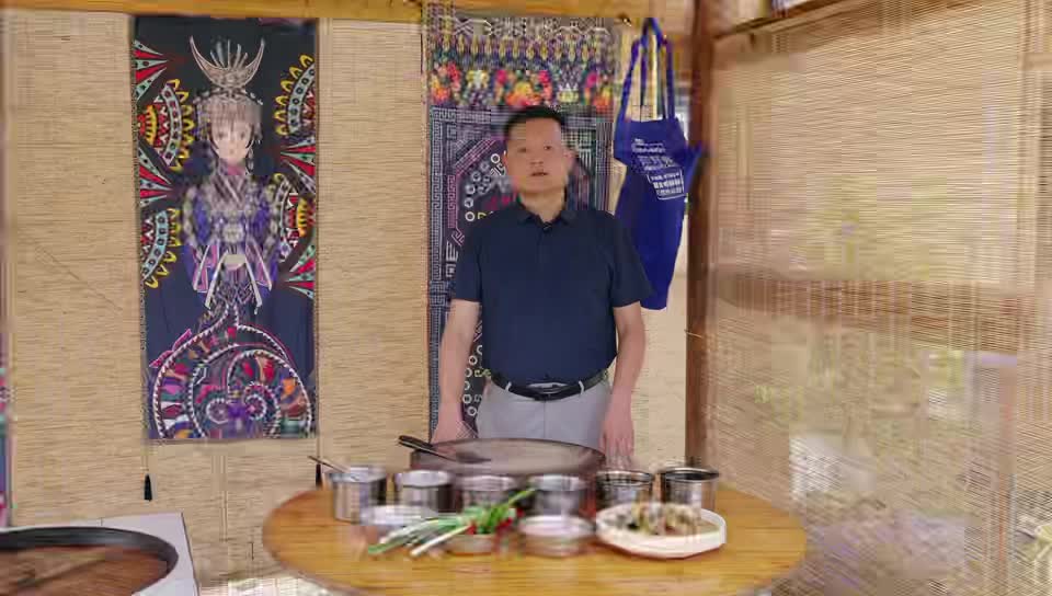 舌尖湘西·寻味丨五花肉枞菌火锅“巴适得很”，商务局局长掌勺烹饪