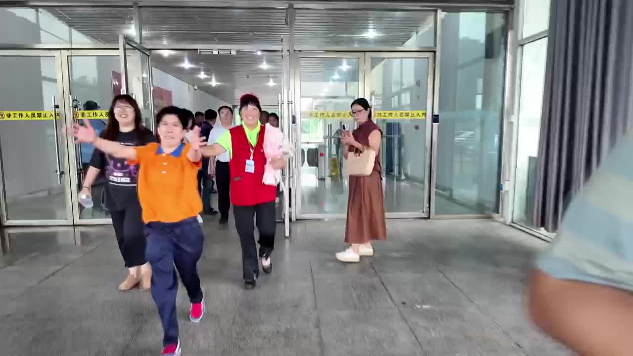 方言里的 25 秒线索！新宁女子 18 年后终与家人团圆