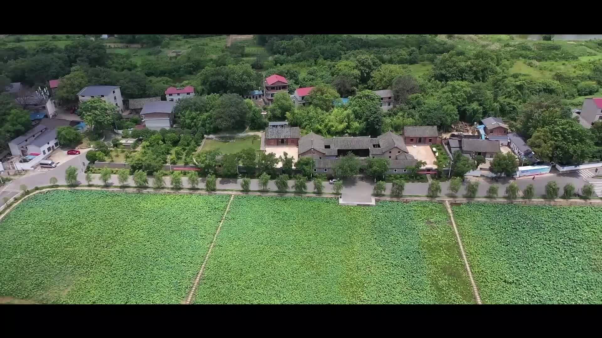 八一特輯丨一方書桌上的百年黨史