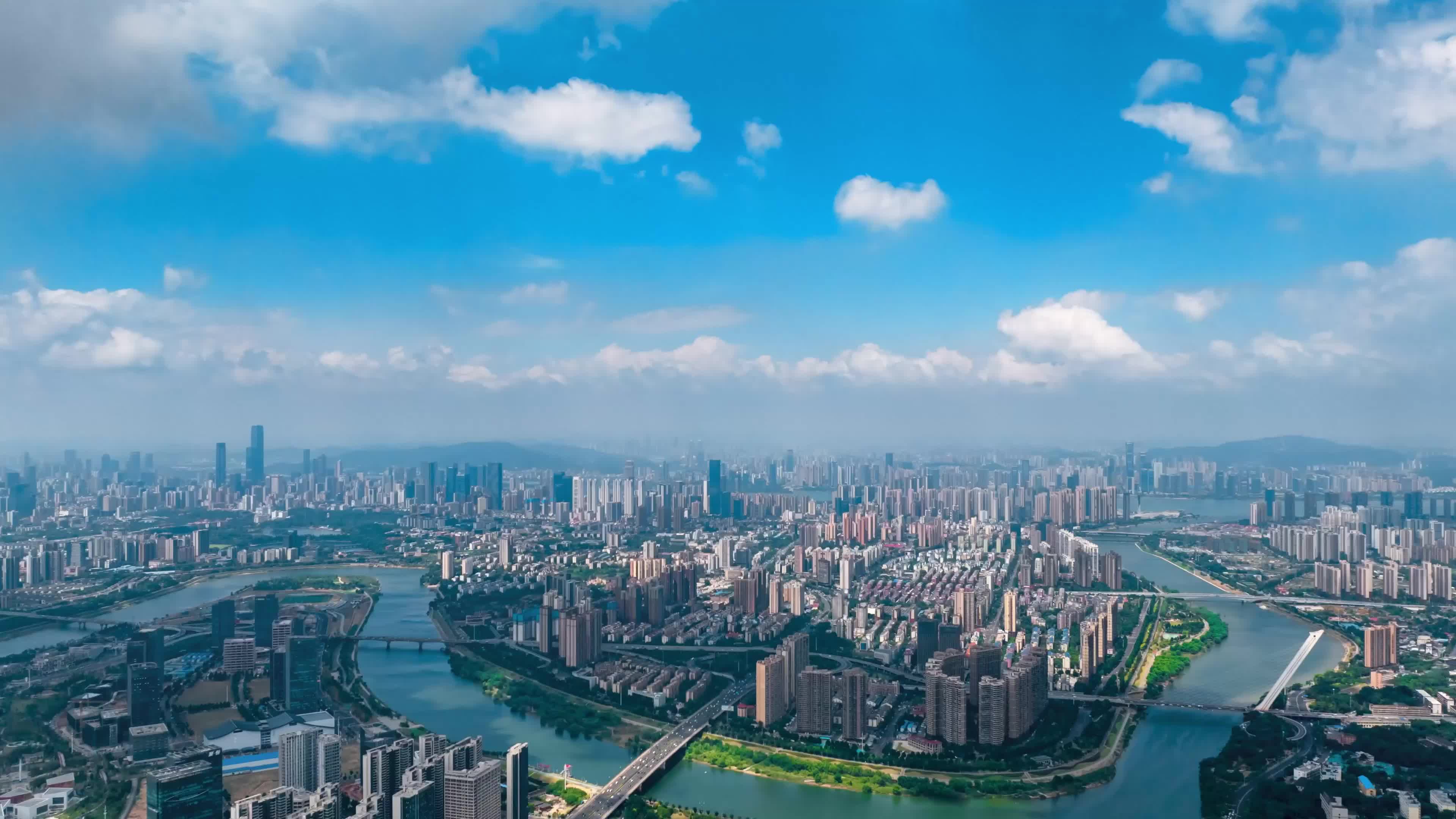 一条街,穿越时空。走进常德河街,品味有声有色的非遗文化。