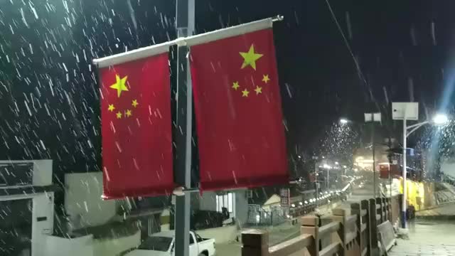 北京山区下雪了!