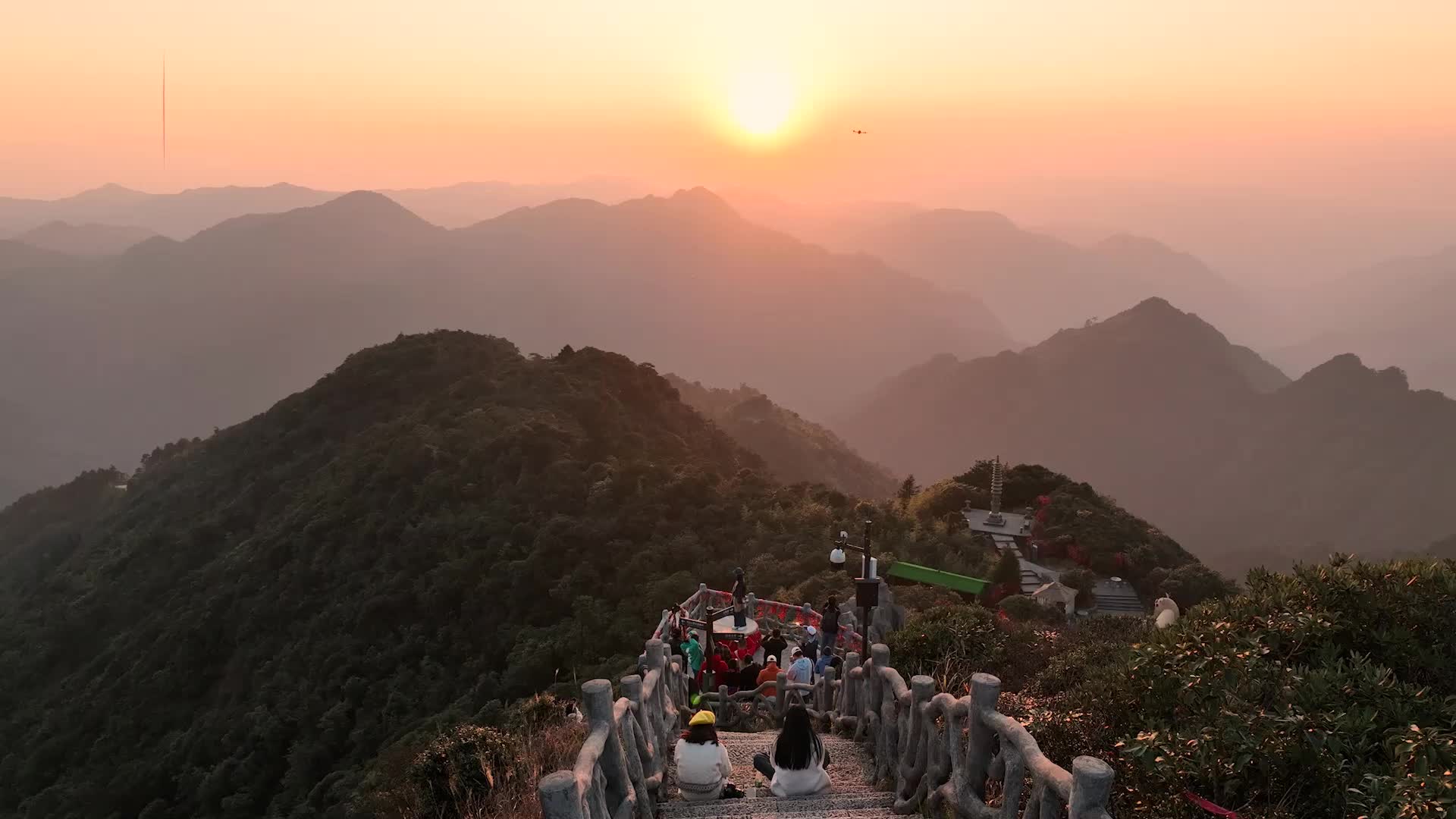 霞映莽山 美轮美奂