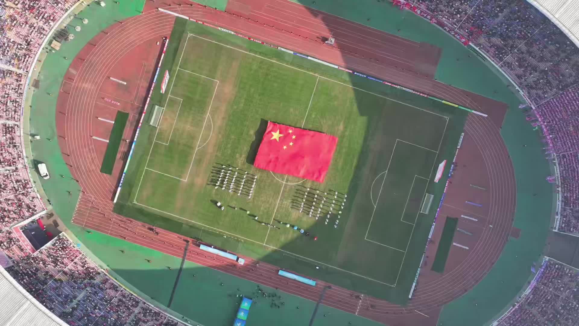 奥运冠军张雅怡：“在水中，我是王者；在湘超，我是‘迷妹’”