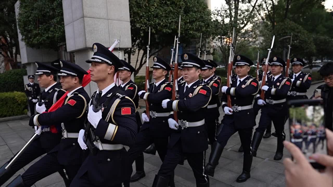 不忘从警初心！省公安厅举行庆祝警察节活动