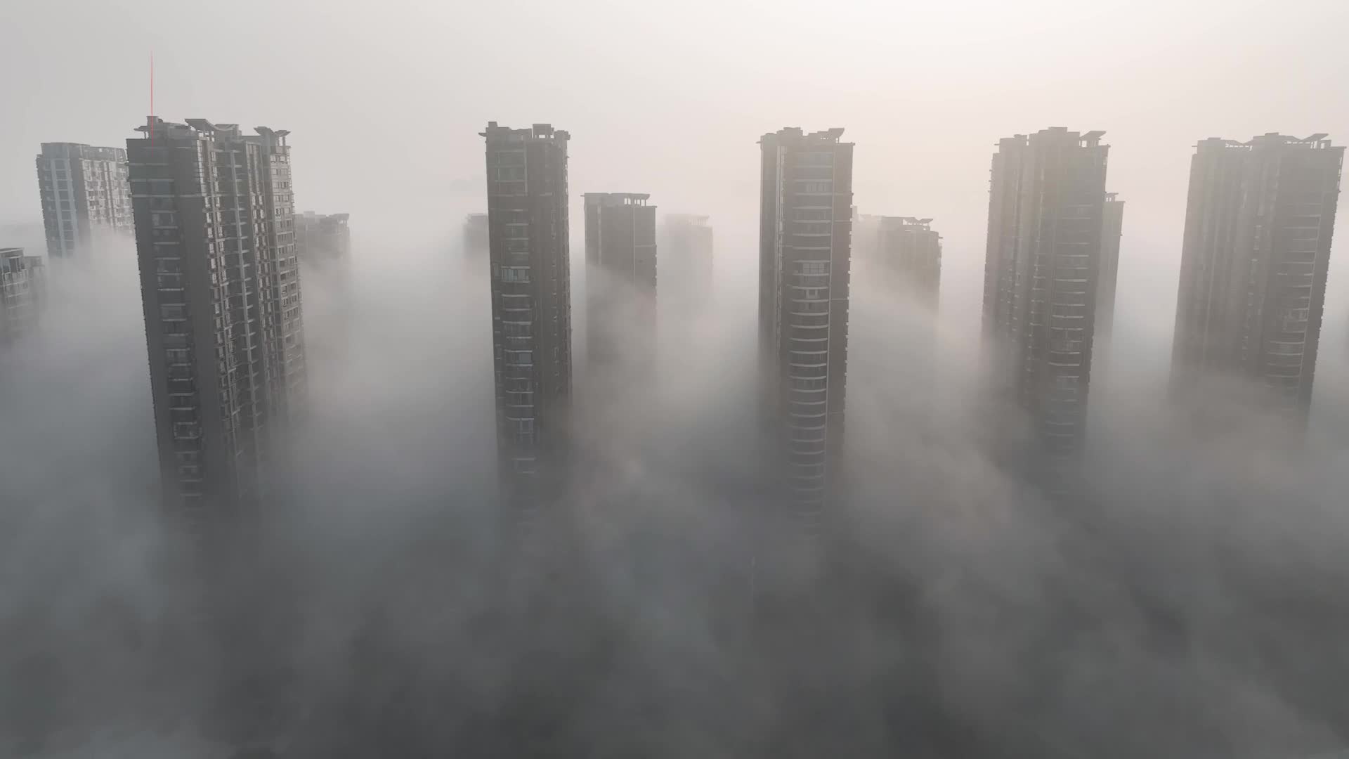 云蒸雾绕！雨后长沙变身“水墨丹青”