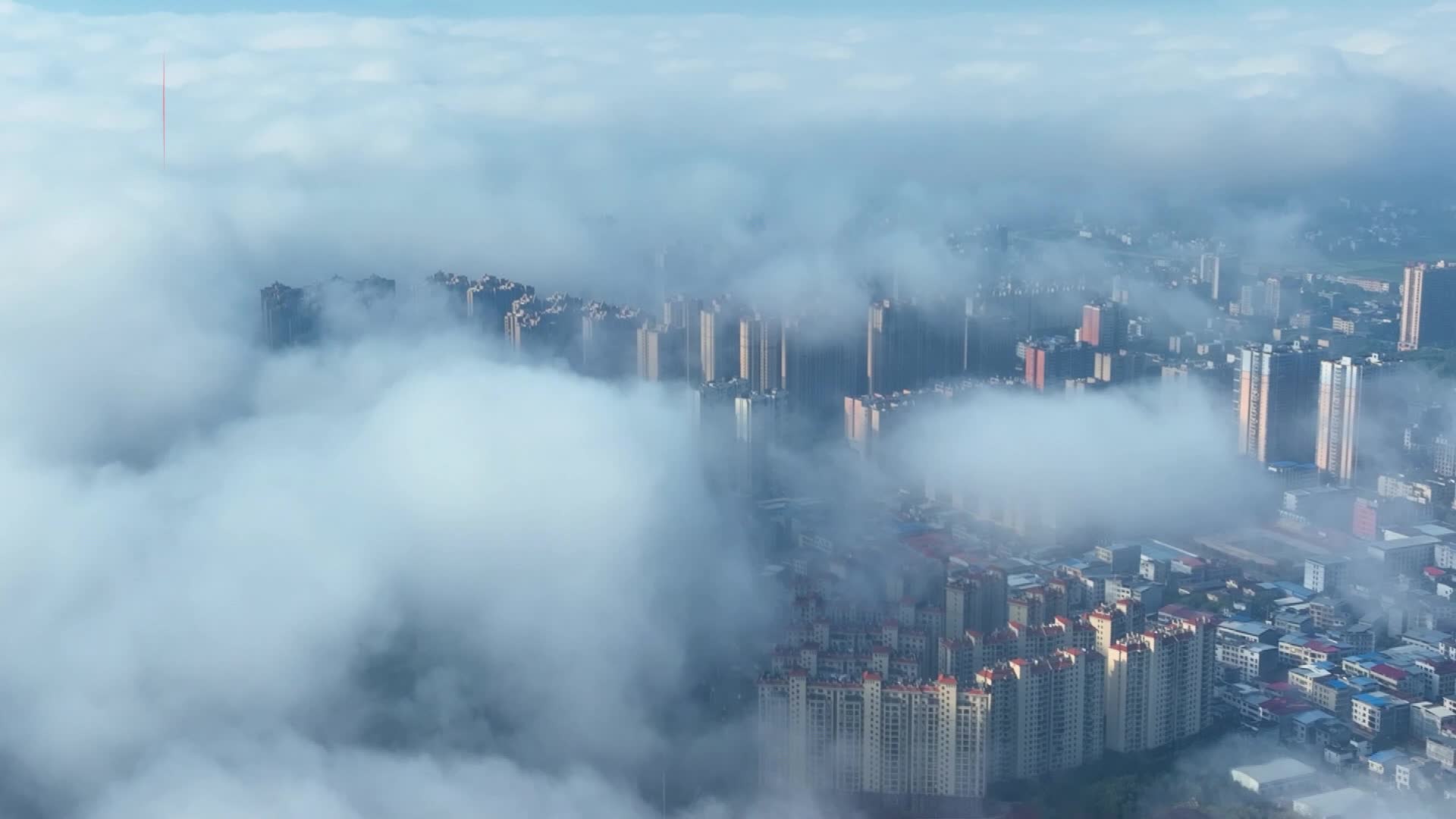 壮观！云海漫城绘仙境