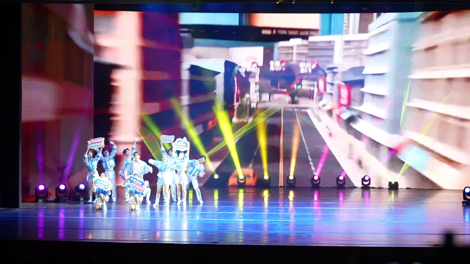 艺术之夜架起青春共鸣之桥