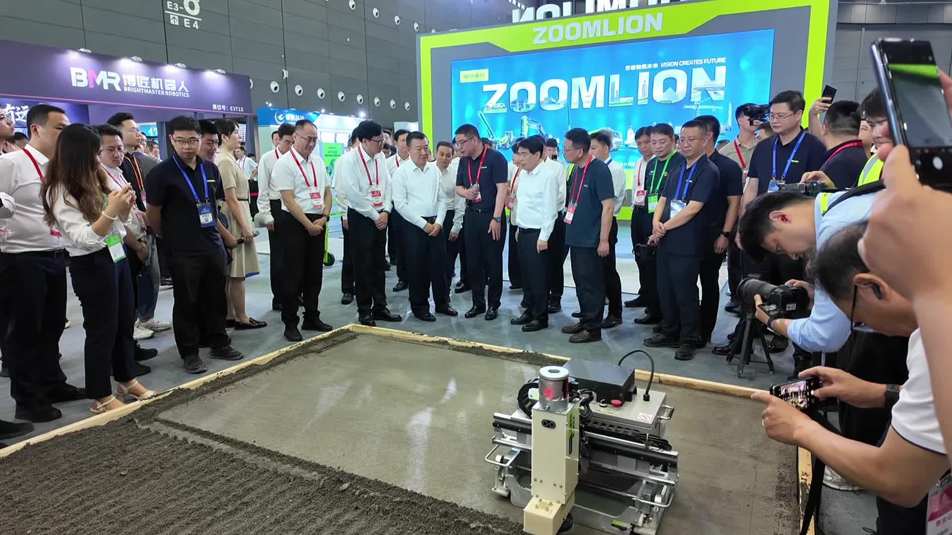视频 | 建筑机器人亮相“筑博会” 