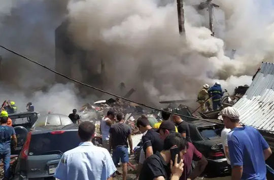 亚美尼亚埃里温市场爆炸事故已致16人死亡 仍有18人失踪