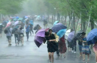 台风预警升级成橙色！“马鞍”今天中午前后将登陆广东