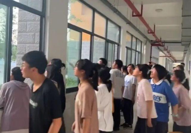 北京青年报：“停课看云”是教育该有的样子