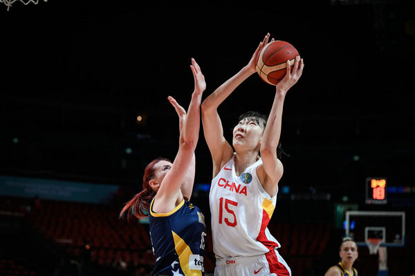 中国女篮47分大胜波黑 世界杯小组赛取得两连胜