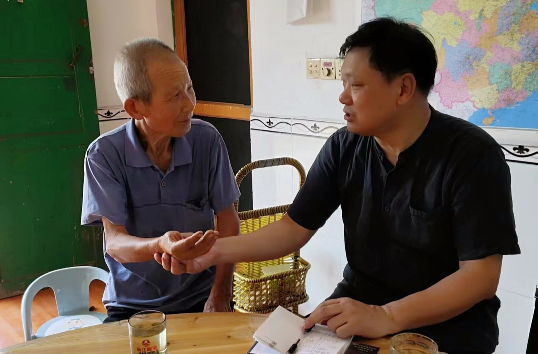 老汉一生忍辱负重，只为发奋图强