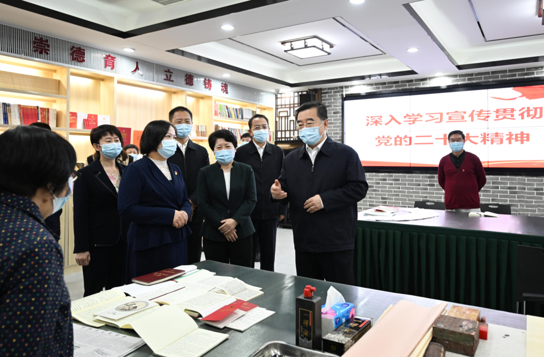 张庆伟在长沙市清水塘社区宣讲：推动党的二十大精神“飞入寻常百姓家”