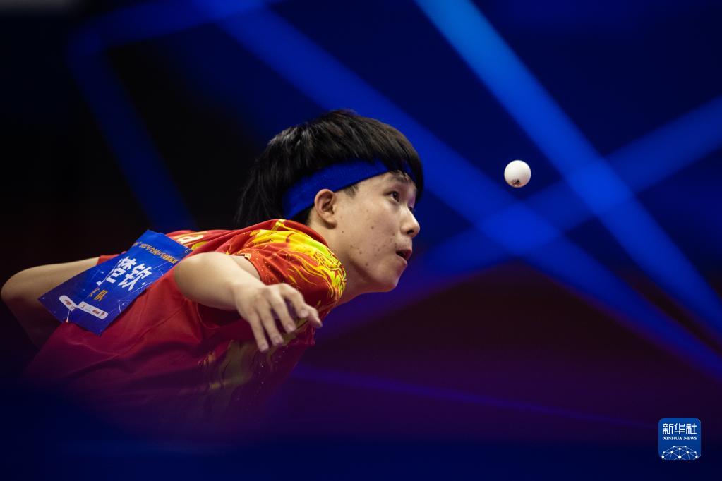 全国乒乓球锦标赛团体赛：男子八分之一决赛，王楚钦以2比3不敌福建队球员郑培锋