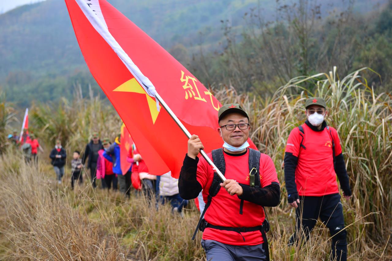 登山户外旗帜图片大全图片