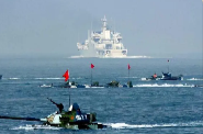 美“钟云”号导弹驱逐舰过航台湾海峡，东部战区：全程跟监警戒