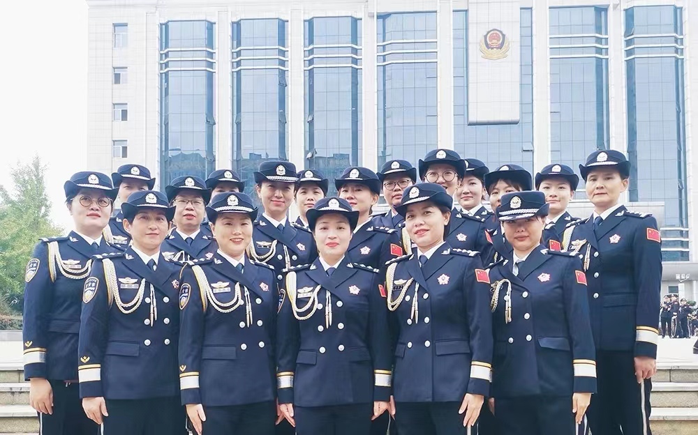 礼赞榜样 照亮未来   向湖南省监狱戒毒人民警察系统19个先进集体426名先进个人致敬