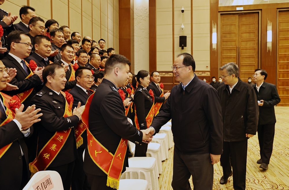 我省表彰全省交通问题顽瘴痼疾集中整治行动先进集体和个人 毛伟明会见受表彰代表