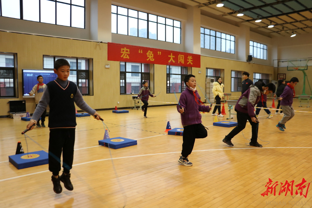 长沙市雨花区和平小学集福争章展宏兔五育融合乐成长