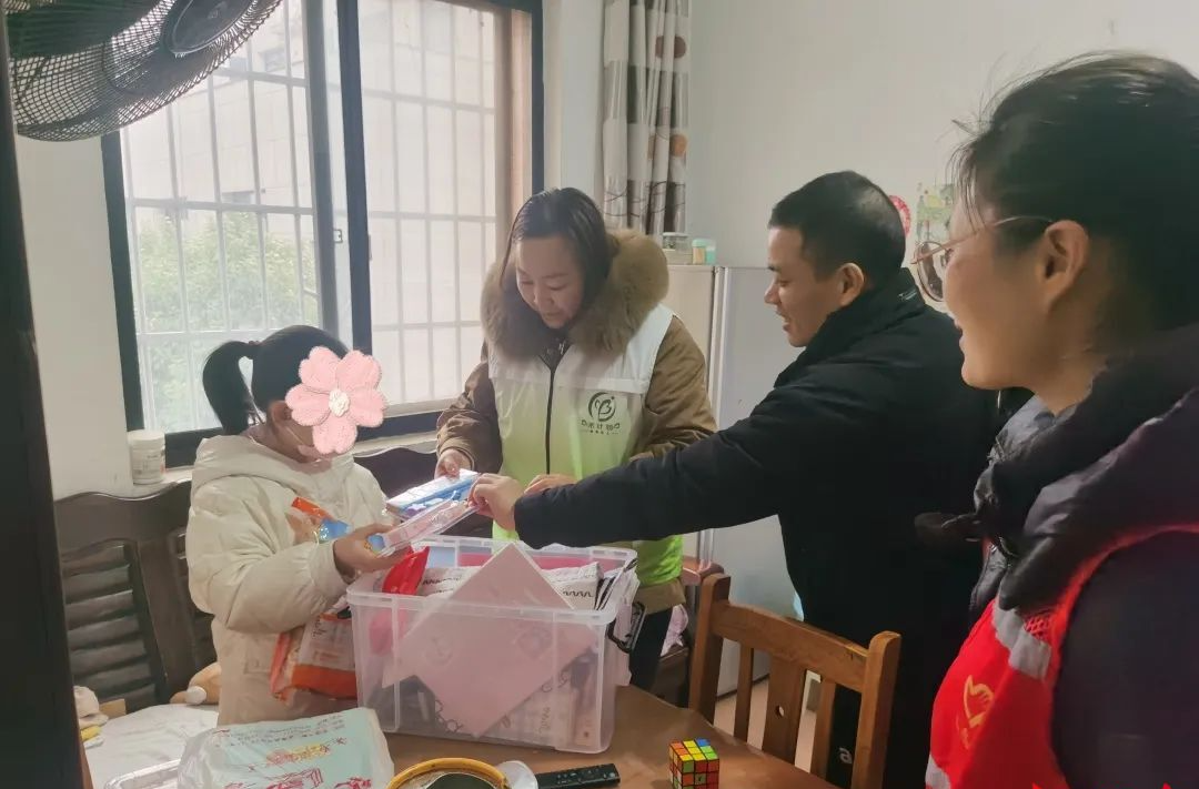 湘潭县：困境儿童收到了“宝贝温暖礼包”