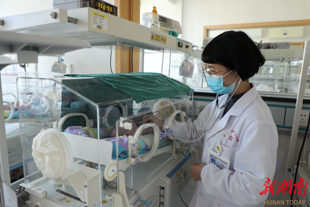 为什么新生儿抢救台为生命创造奇迹——记娄底市妇幼保健院新生儿科_https://www.jmylbn.com_新闻资讯_第1张