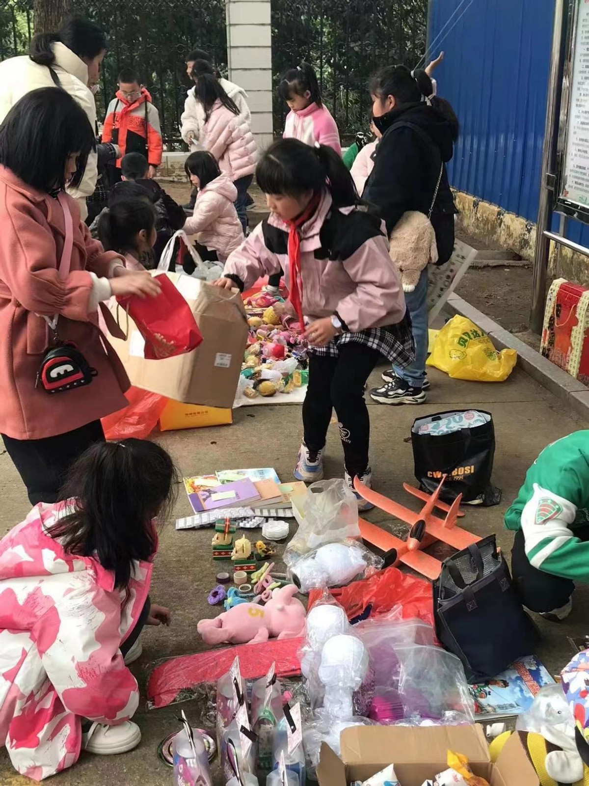 长沙县春华镇武塘小学开展第二届阳光少年爱心义卖活动 - 未来之星 - 新湖南