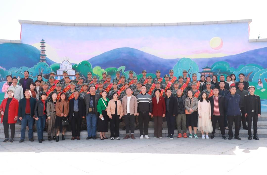 为国防添彩，让青春闪光！湖南应用技术学院35名学生光荣入伍