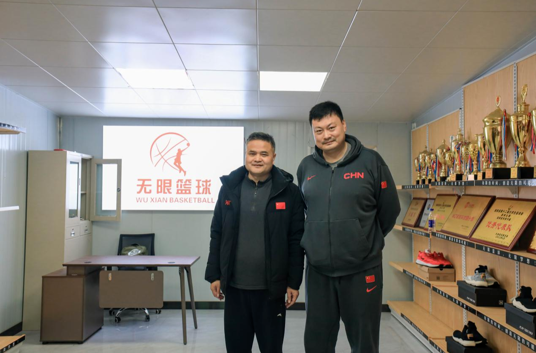 张博雨在湖南体育职业学院孵化基地指导无限篮球创业项目