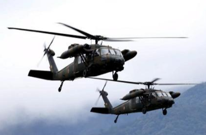 突发！美军两架“黑鹰”直升机相撞坠毁，预计有人员伤亡