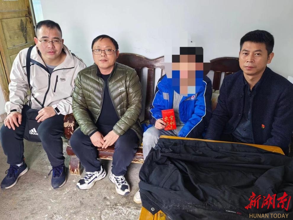 衡南县三塘联合学校:走访慰问送关爱,连起共育"暖心桥" - 教育资讯