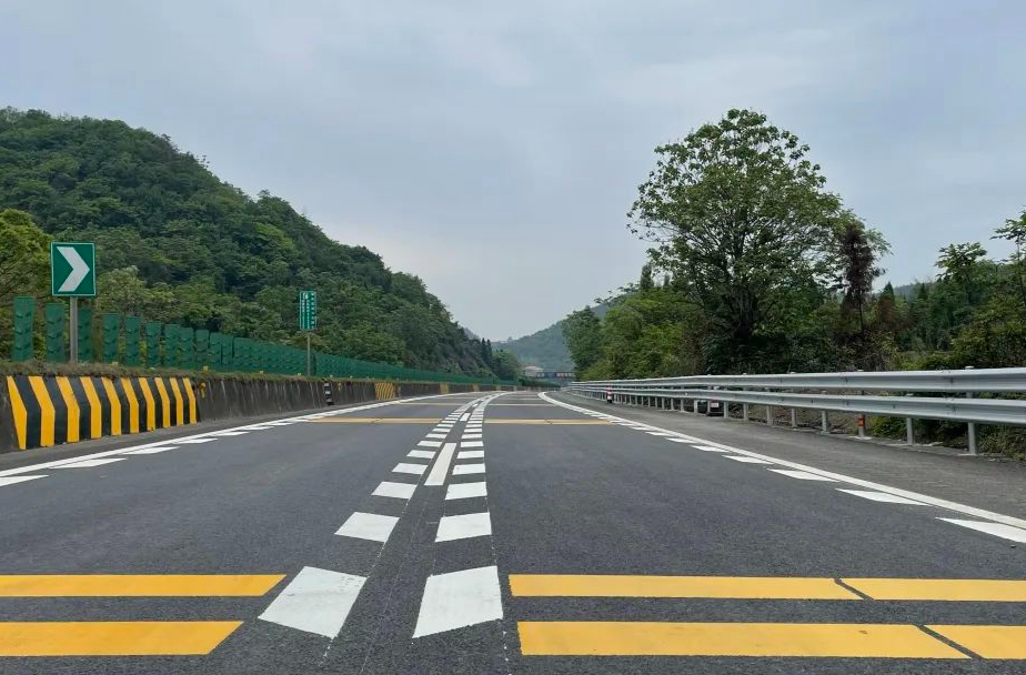 今日起这段路恢复通车！沪昆高速湖南段更好走了