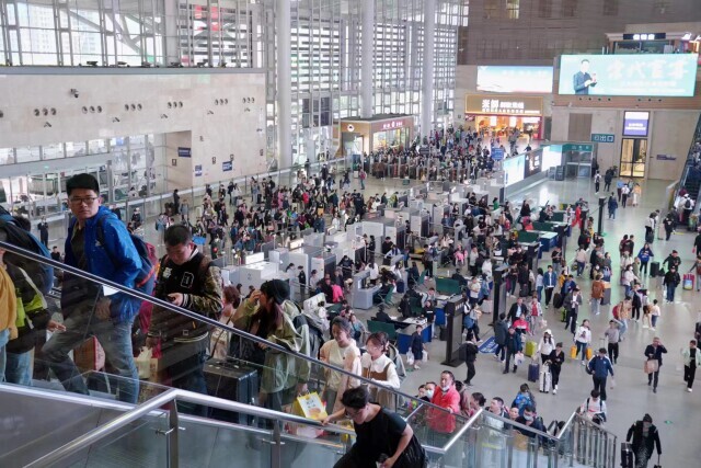 “五一”假期铁路客流持续走高 广铁连续2天发送旅客破270万人次