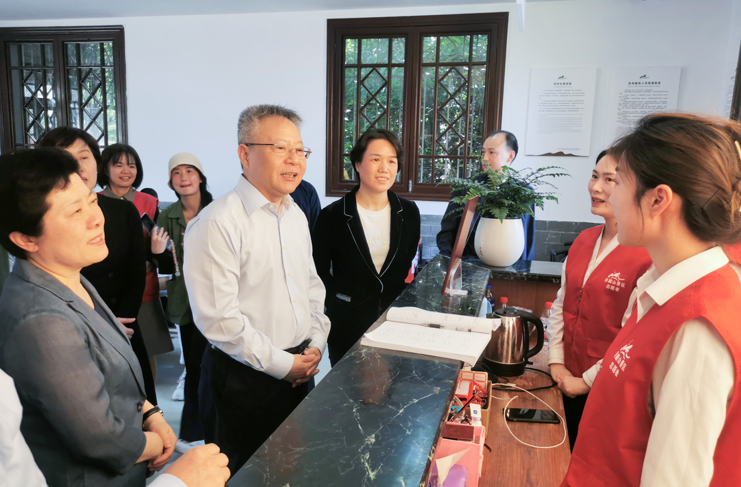 沈晓明在长沙检查慰问：守牢安全底线 强化服务保障 确保市民游客平安祥和过节