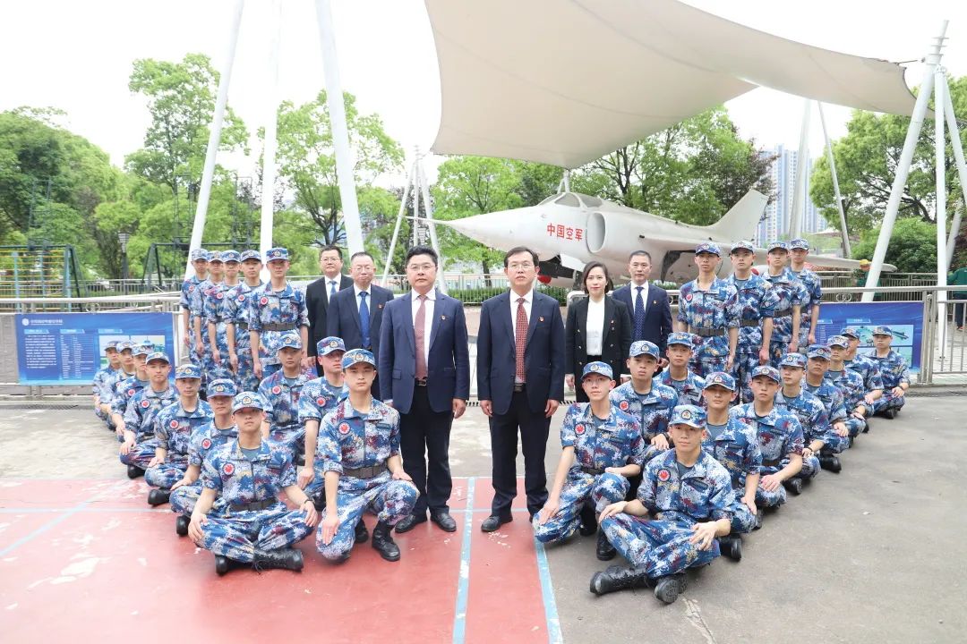 喜报| 周南中学获评"长沙市工人先锋号" - 新湖南客户端 - 新湖南