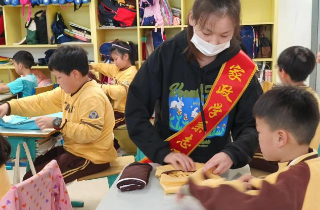 湖南女子学院家政志愿者走进小学开讲“整理收纳小课堂”