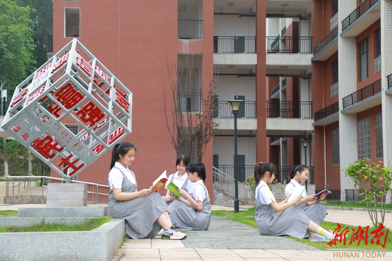 东安澄江中学校花图片