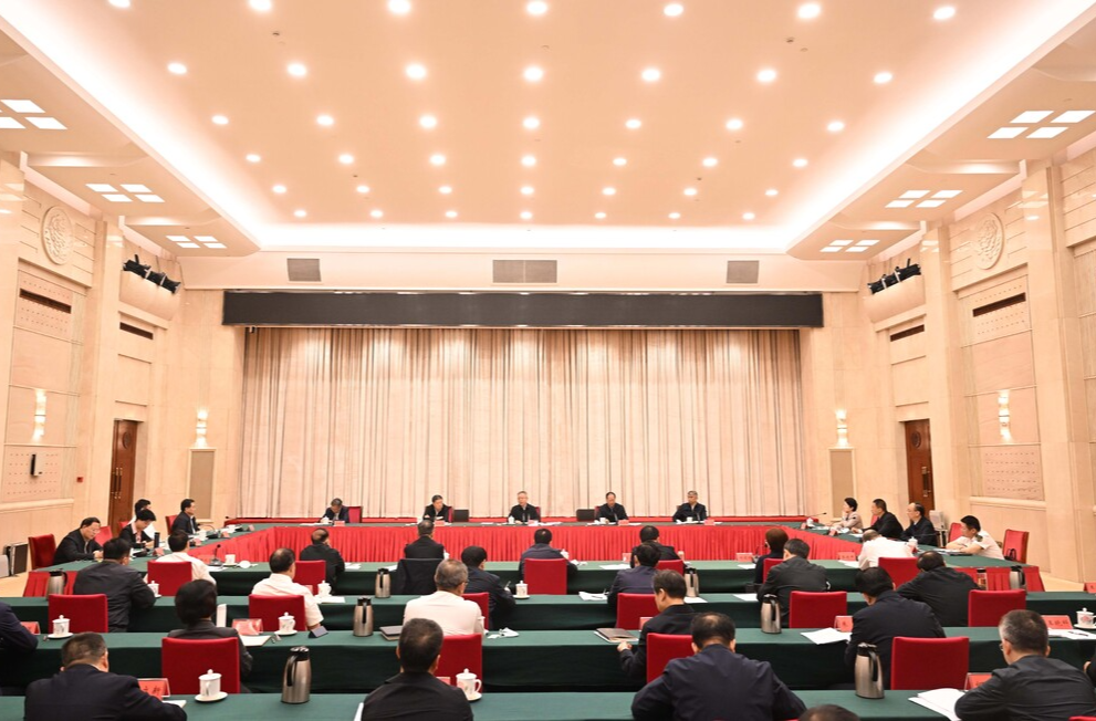 沈晓明：把更多精力用到调查研究和解决问题上 以上率下推动全省主题教育走深走实