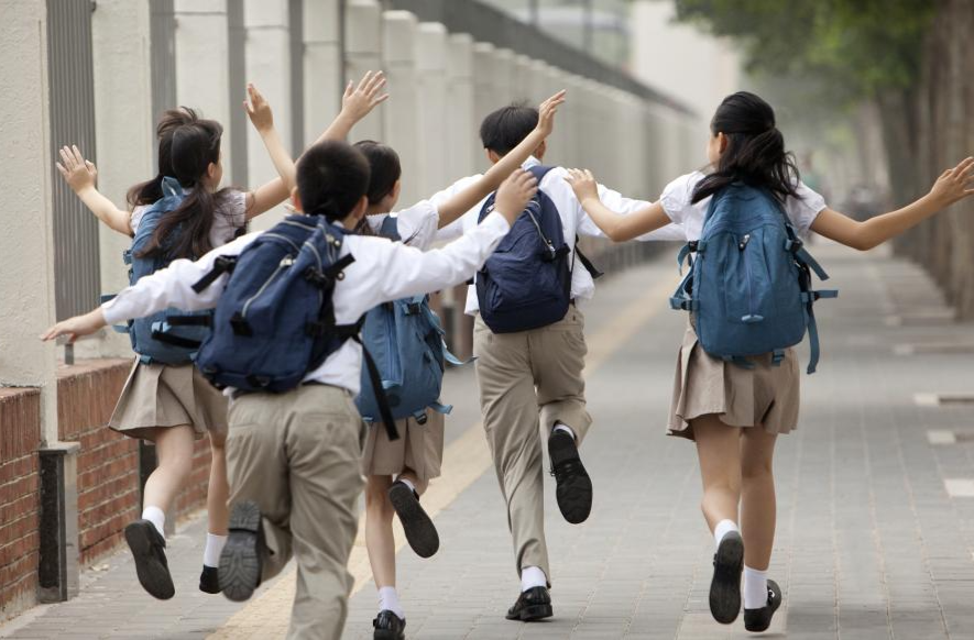 多地发布小学学位预警，今年将成“最难入学年”？