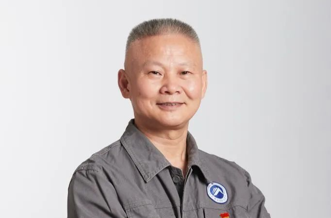 以楷模为标杆 铸时代之精神——万步炎先进事迹引发热烈反响