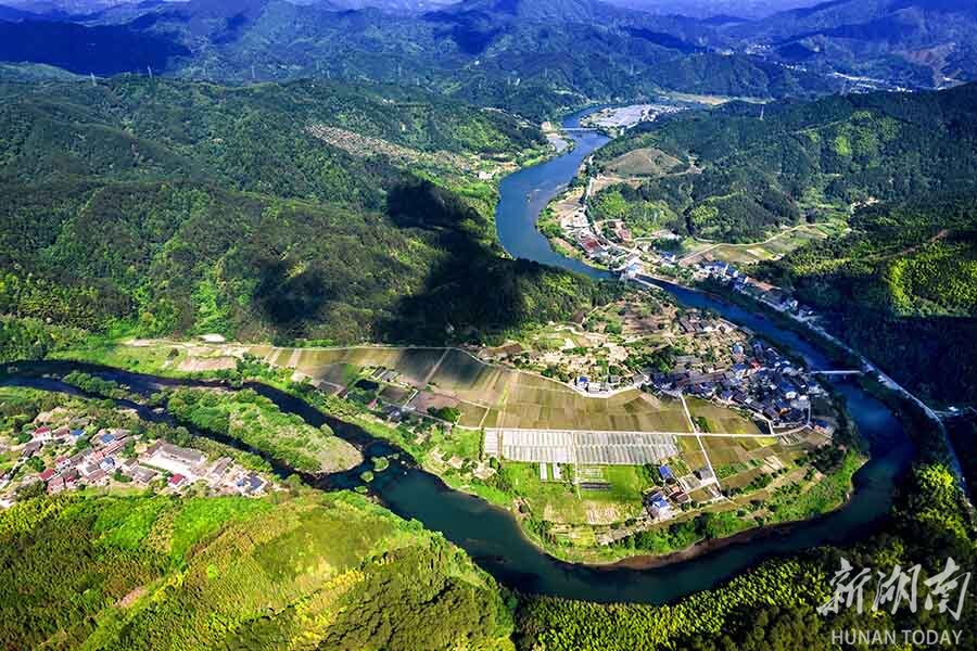 图片新闻|山环水抱景如画-新湖南