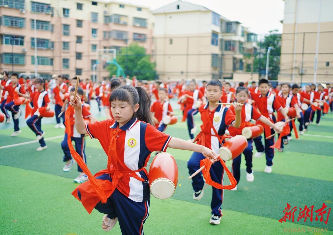 渌口区育红小学举行"六一"庆祝活动暨"新时代好少年"颁奖典礼-新湖南