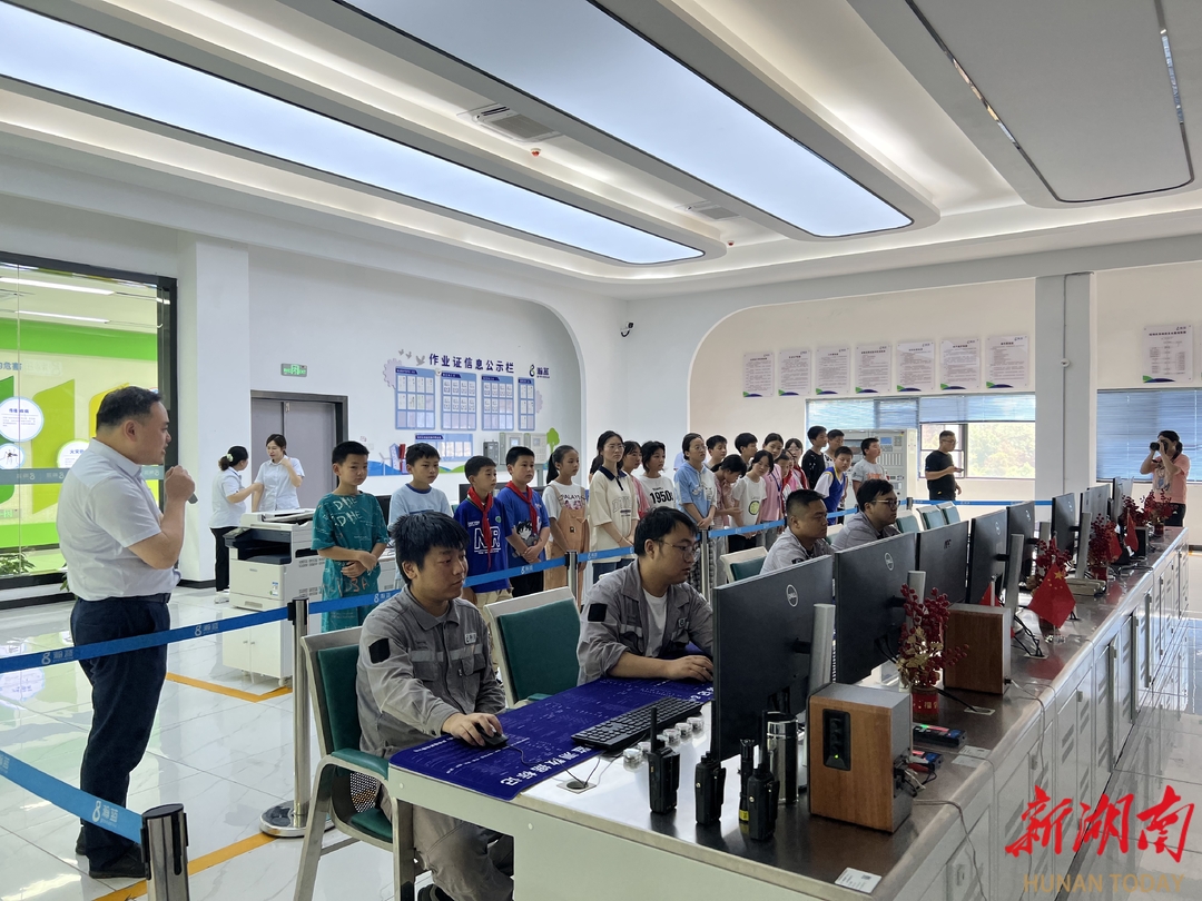 桃源县浯溪河中学垃圾分类共行动绿色低碳向未来