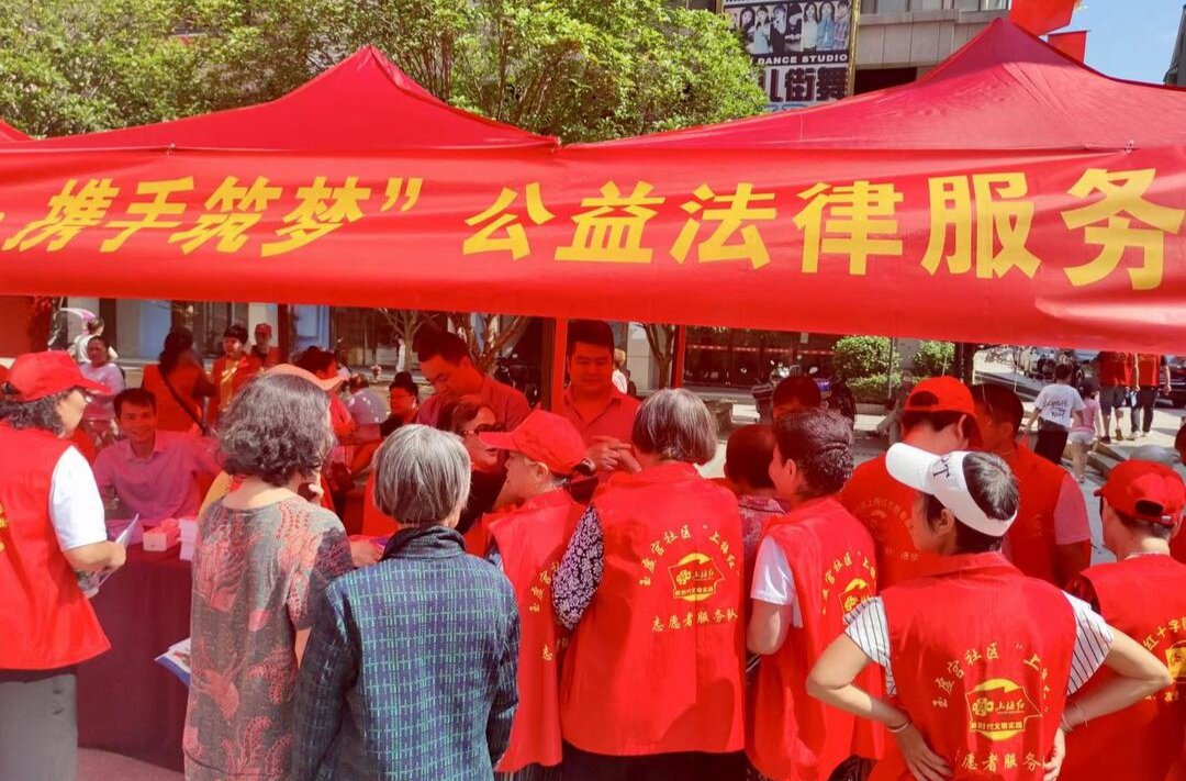 为农民工“护航”！新化人社开展“尊法守法，携手筑梦”活动