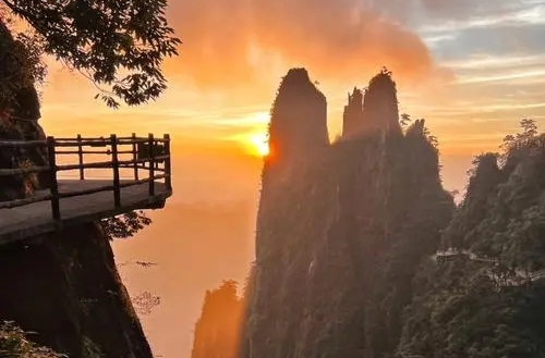 持准考证免费游览全国多个景区